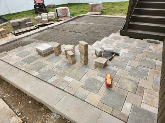 Topiary Landscaping Logo