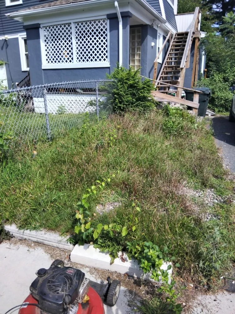 Professional residential landscaping experts serving Enfield, CT - TopLine Landscaping