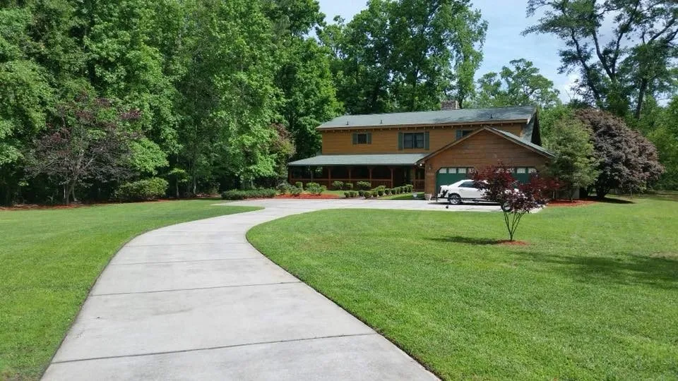 Custom lawn mowing service in Myrtle Beach, SC by Topnotch Landscaping