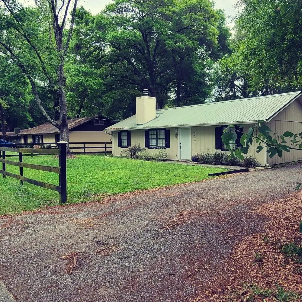 Affordable yard maintenance with custom design in Umatilla, FL by TopNotch Landscaping Services