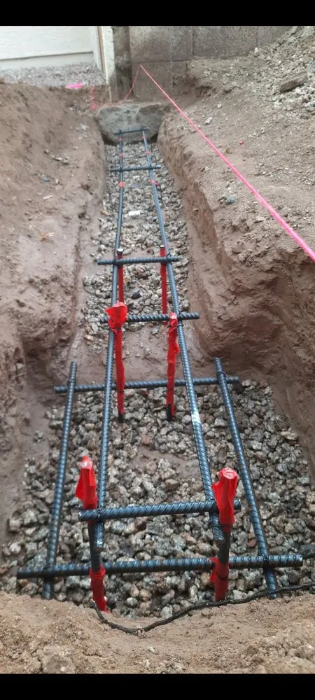 Affordable landscape design for homes in Phoenix, AZ by Topo Hardscaping and Pools