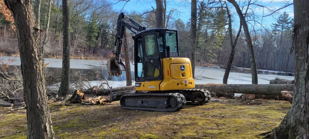 Professional lawn care service experts serving Billerica, MA - Topping Landscaping