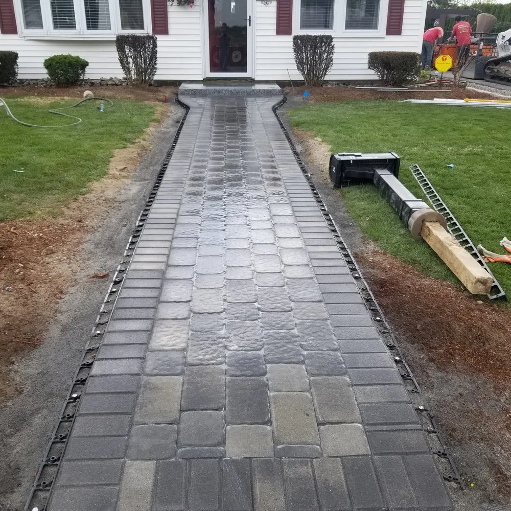 Professional residential landscaping experts serving Billerica, MA - Topping Landscaping