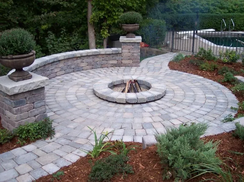 Professional yard maintenance experts serving Norwich, CT - Torillo's Landscaping