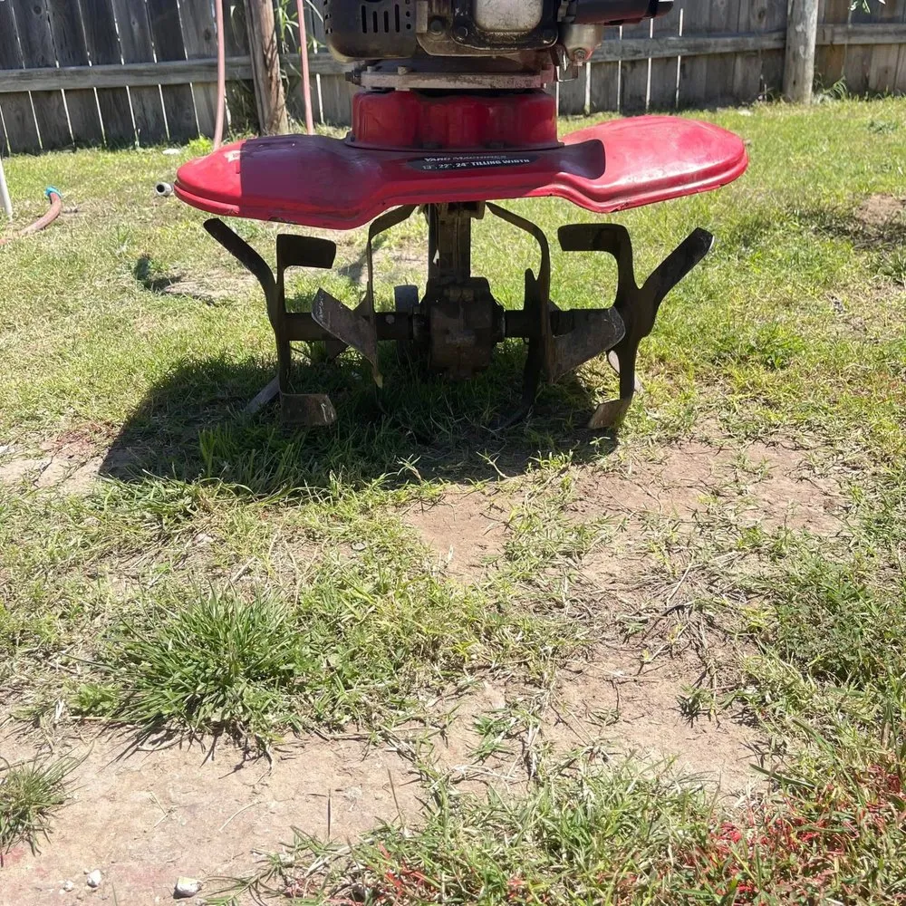 Custom yard maintenance in Alton, TX - Toros Landscaping Services