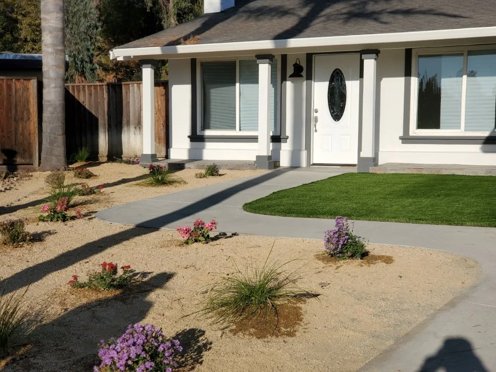 Expert garden landscaping for homes in Pittsburg, CA by Torres Landscaping