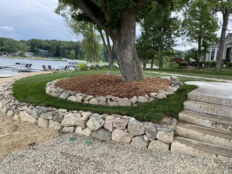 Professional yard maintenance experts serving Lake Wales, FL - Torres Lawn care