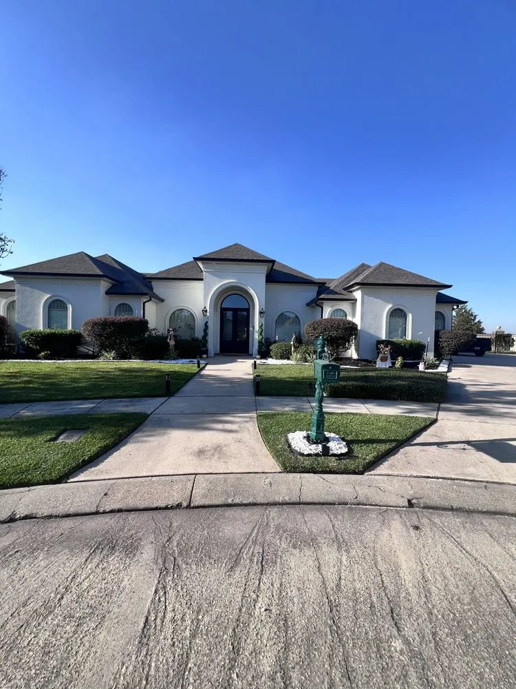 Top-rated landscape design in Metairie, LA by Torres Lawn Care