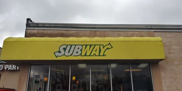 Total Home & Lawn Care Logo