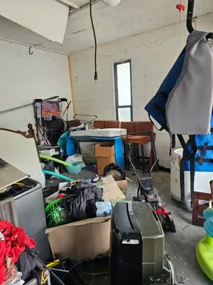 Total Junk Solutions Logo