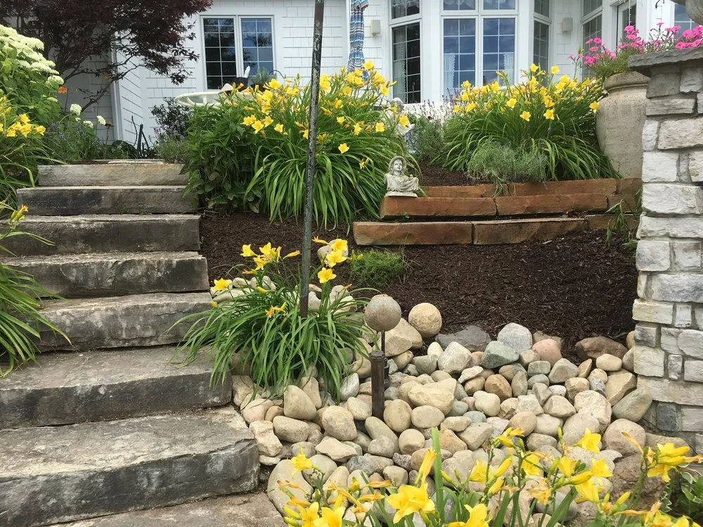 Top-rated lawn mowing service with custom design across Fort Wayne, IN - Total Lawn Care