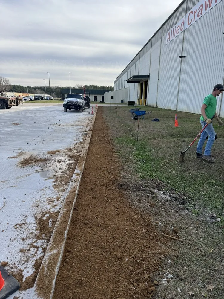 Trusted outdoor landscaping experts serving Raymond, MS - Total Lawn Care