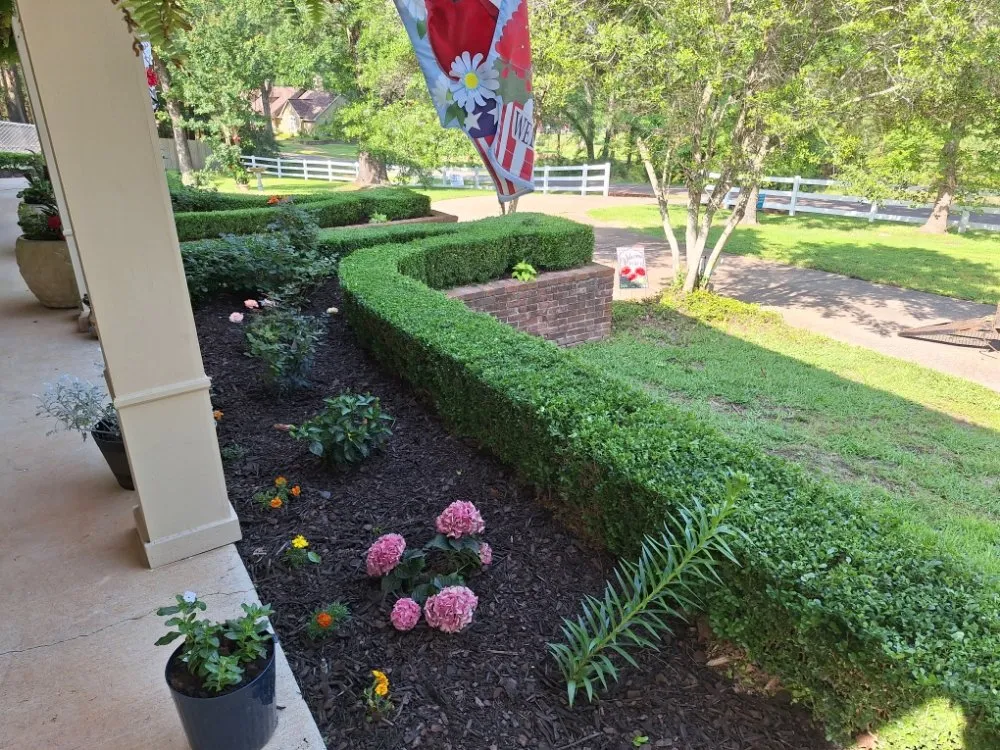 Custom lawn mowing service in Tyler, TX by Total Lawn Care