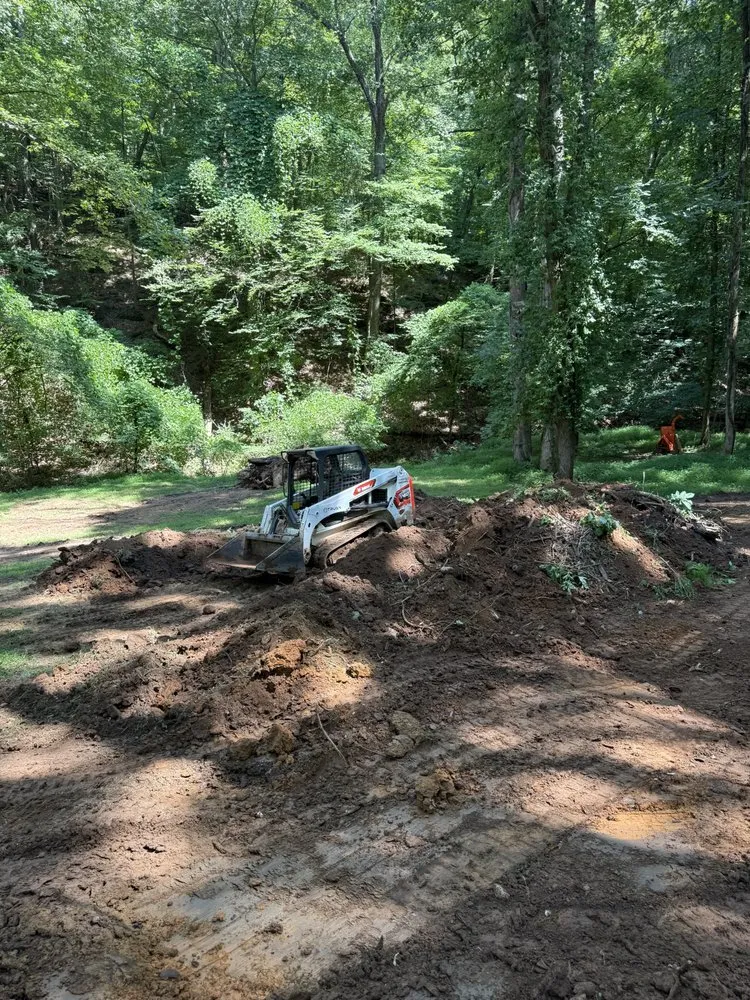 Custom lawn care service for homes in Knoxville, TN by Total Lawn Solutions