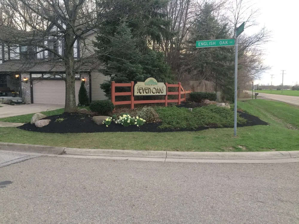 Affordable landscaping services with custom design in Columbus, OH by Total Lawns And Landscaping