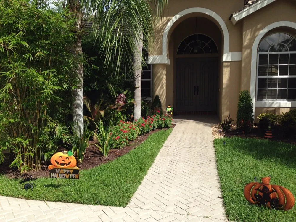 Custom landscaping services experts serving Delray Beach, FL - Total Maintenance