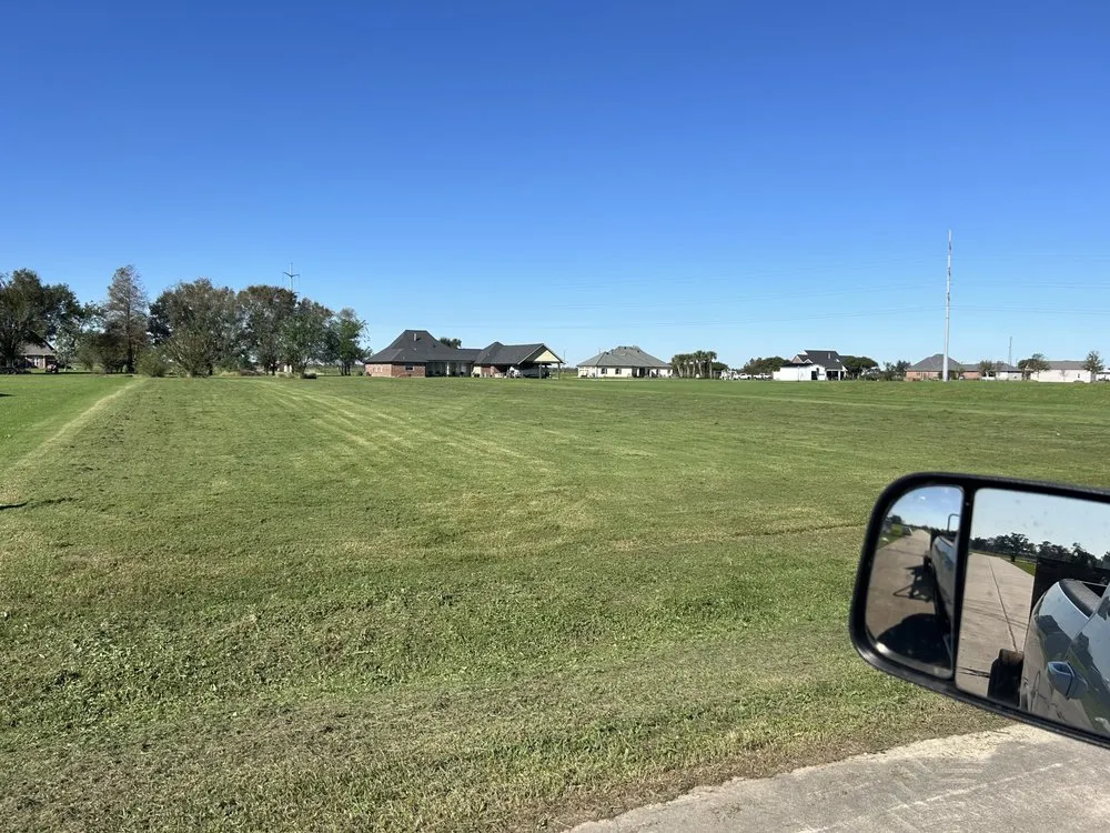 Top-rated residential landscaping in Raceland, LA by Total Maintenance Services