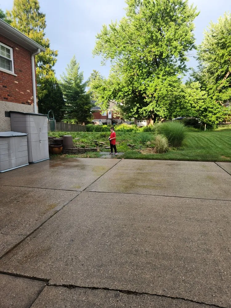 Affordable lawn care service experts serving Cincinnati, OH - Total Property Development