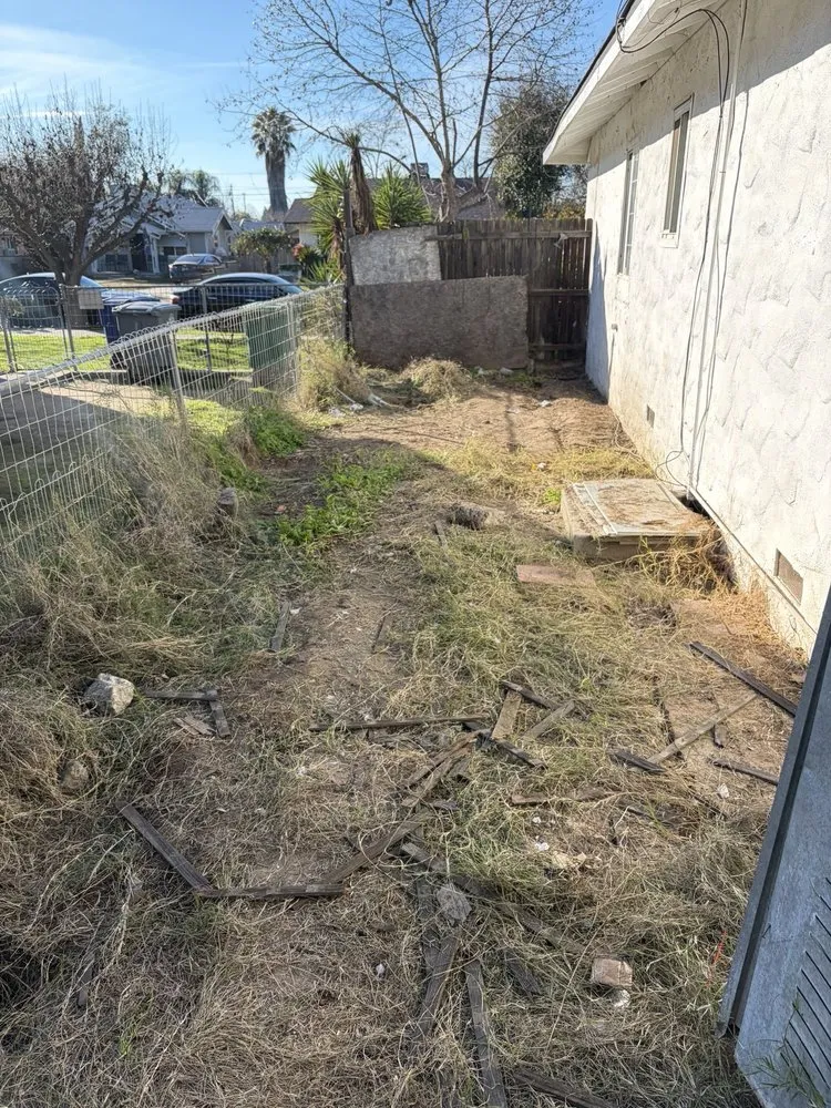 Local yard cleanup service experts serving Lemoore, CA - Total Trim Lawn Care