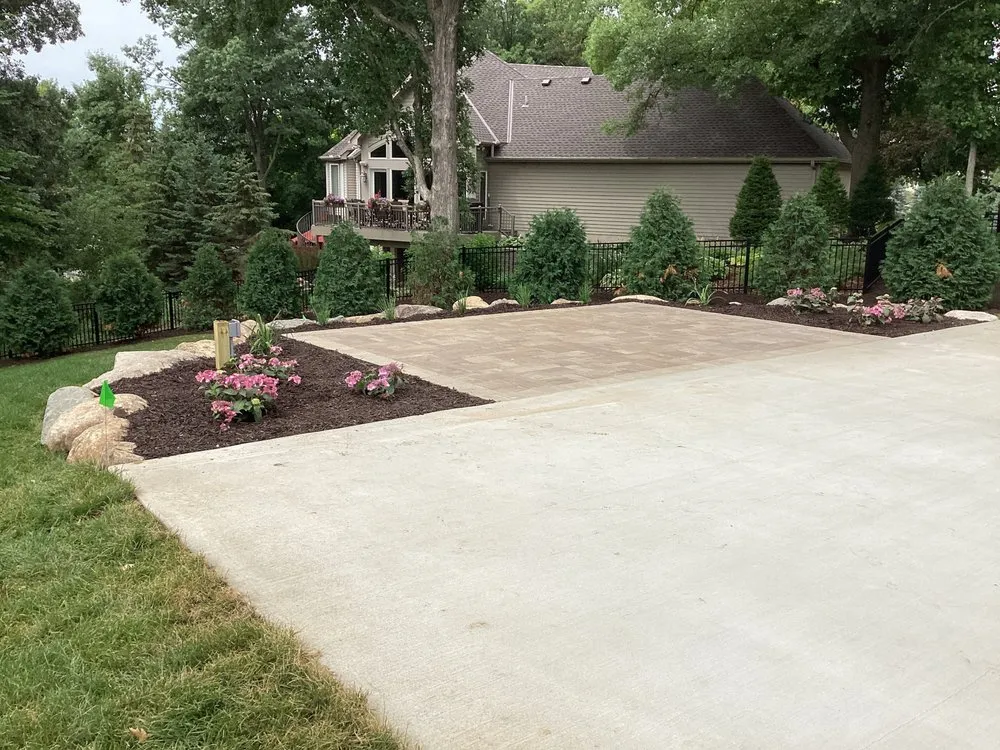 Reliable lawn care service in Lakeville, MN by Total Turf Maintenance