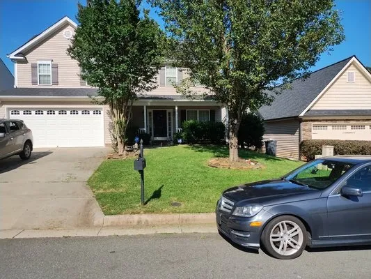 Totherows Landscaping and Lawn Logo