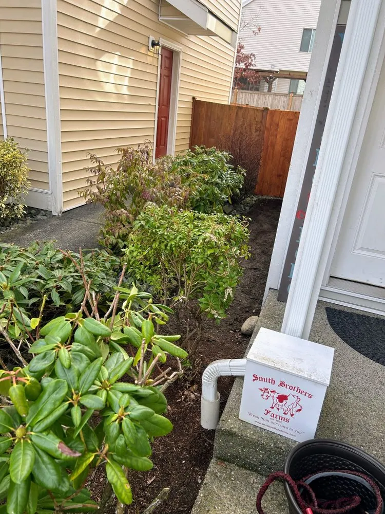 Custom lawn care service for beautiful yards across Puyallup, WA - Touch of Spring