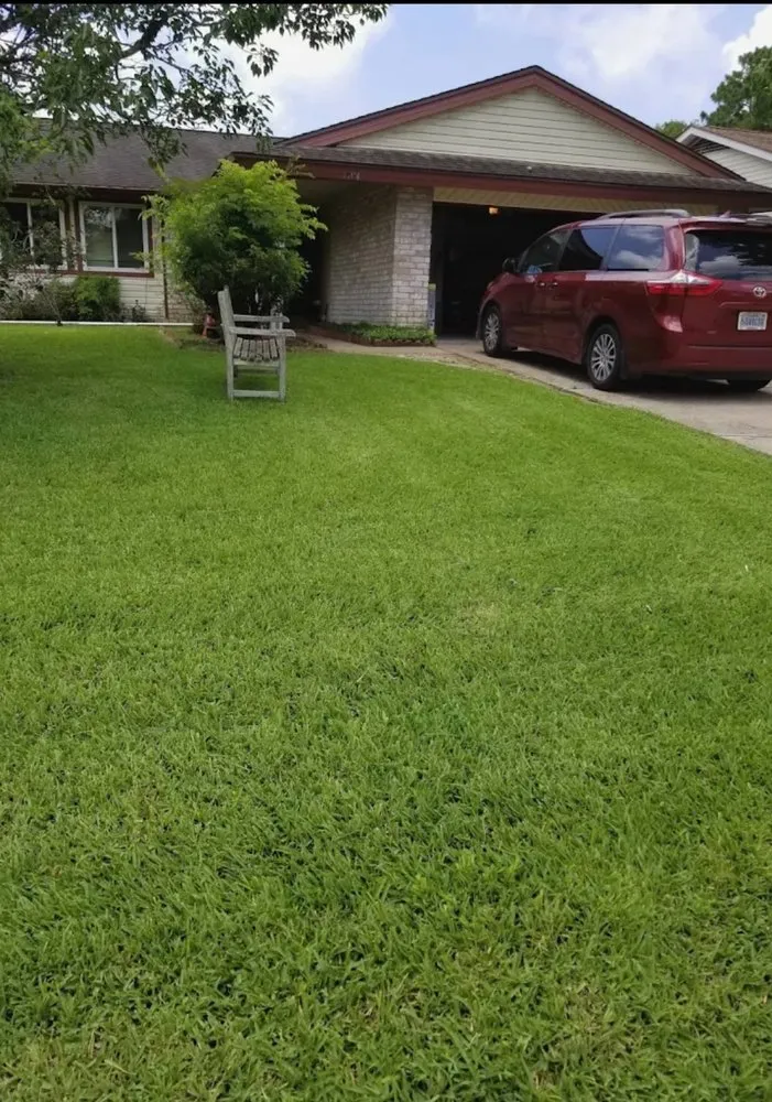 Professional landscape design for homes in Ponchatoula, LA by Touchdown Lawn Care