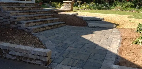 Tovar Landscaping Logo