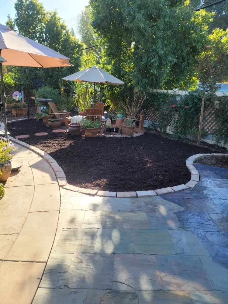 Custom residential landscaping in Los Angeles, CA by Tovar's  hardscape