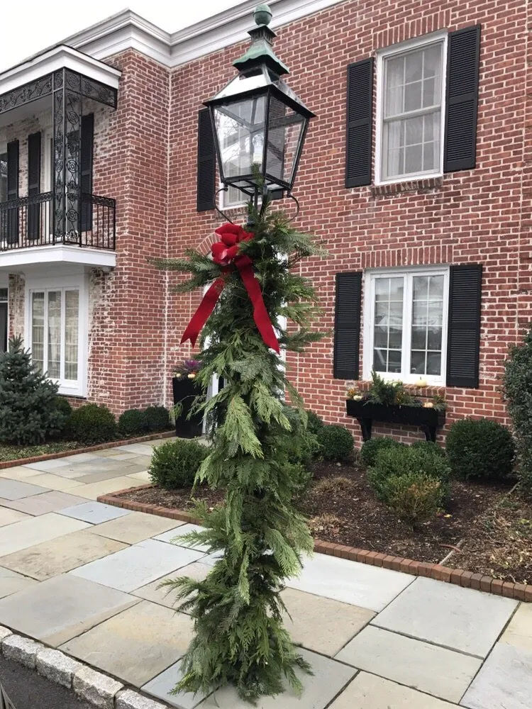 Custom outdoor landscaping experts serving Greenwich, CT - Town & Country Landscape Management