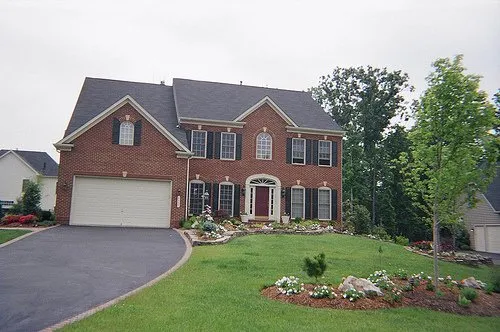 Expert garden landscaping for beautiful yards across Lorton, VA - Town & Country Landscaping