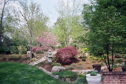 Custom landscaping services experts serving Lorton, VA - Town & Country Landscaping