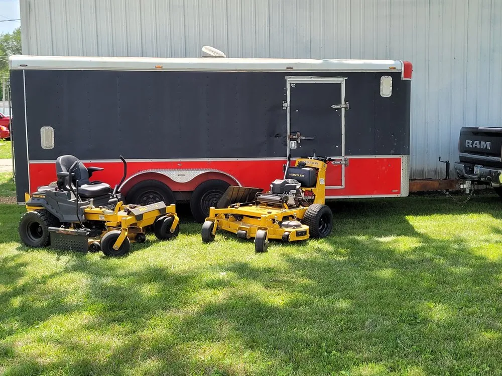 Trusted yard cleanup service for homes in Clinton, IA by Town & Country Mowing