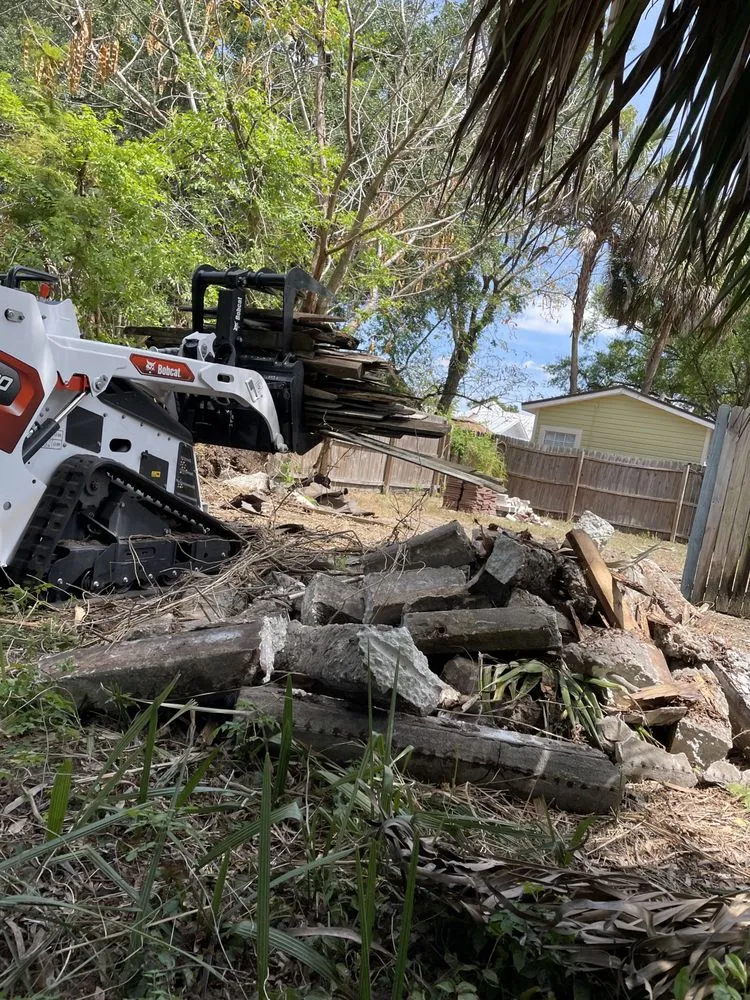 Affordable lawn care service in Riverview, FL - Town Haul