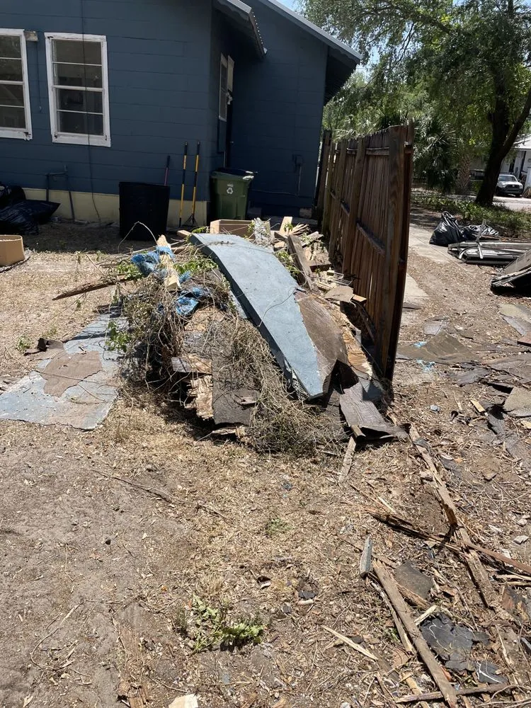 Custom outdoor landscaping experts serving Riverview, FL - Town Haul