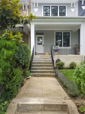 Townhome Landscapes Logo