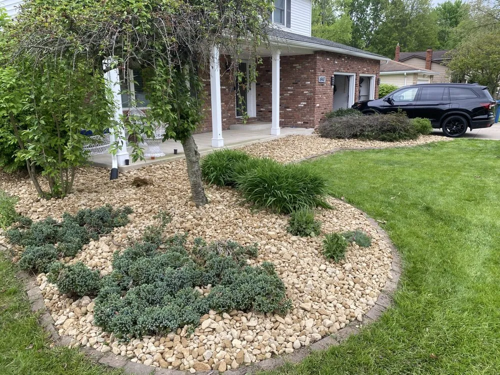Trusted lawn care service for beautiful yards in Elyria, OH by Towns End Services