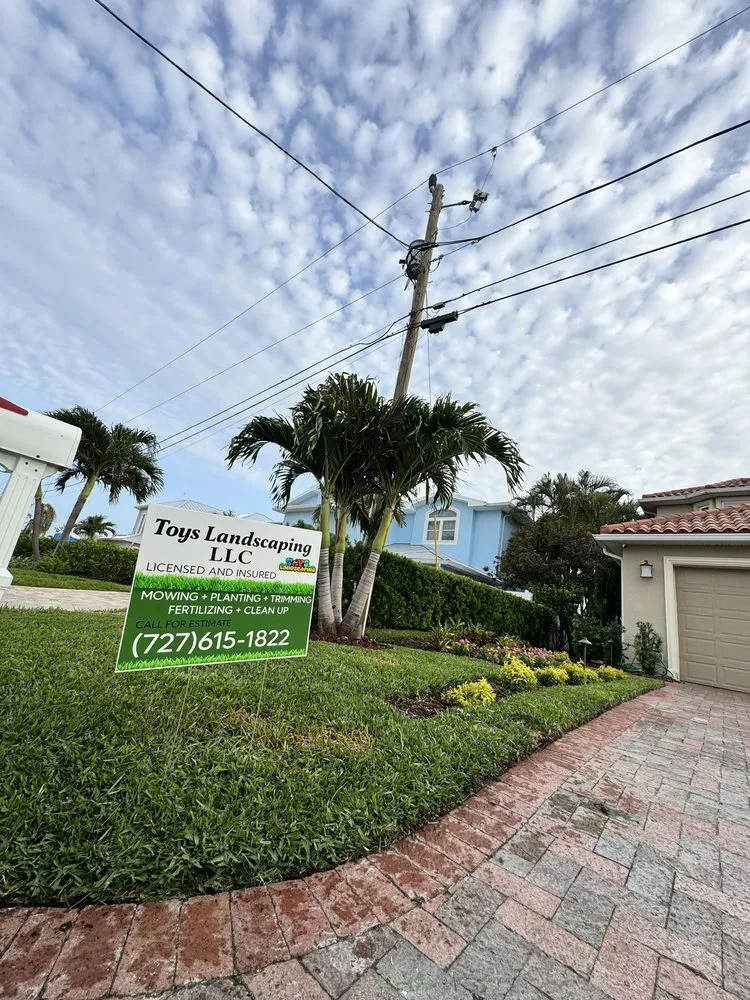 Professional outdoor landscaping in Pinellas Park, FL by Toys Landscaping