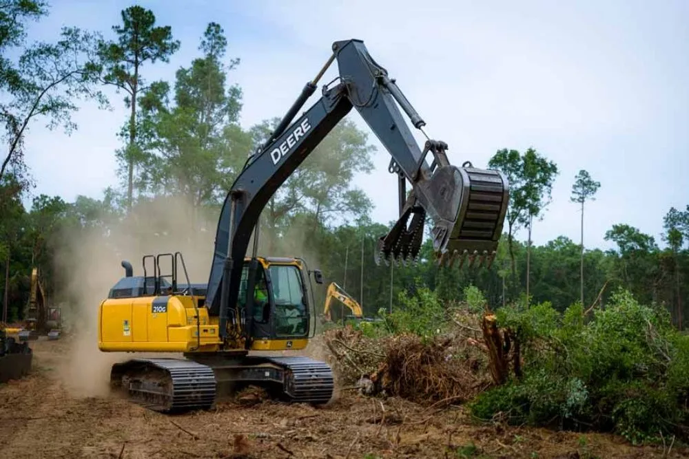 Affordable lawn mowing service in Florence, AL - T&R Land Clearing and Excavation