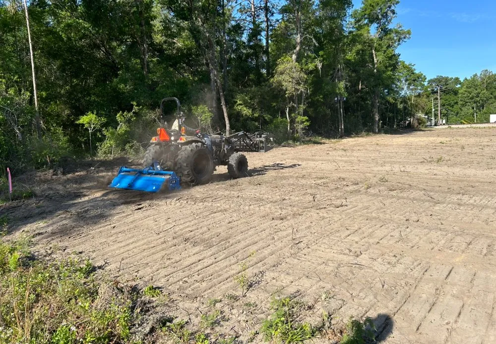 Expert outdoor landscaping in Morriston, FL - Tractor For Hire