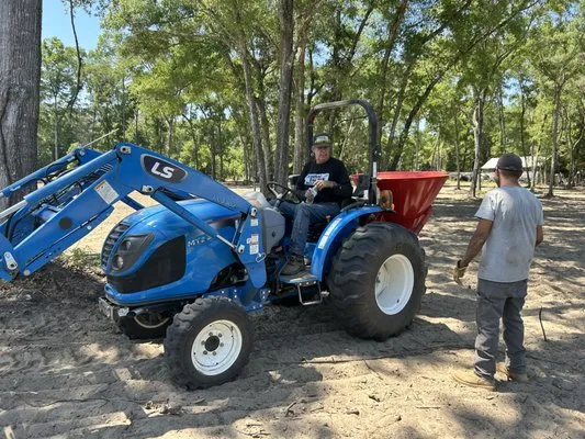 Tractor For Hire Logo