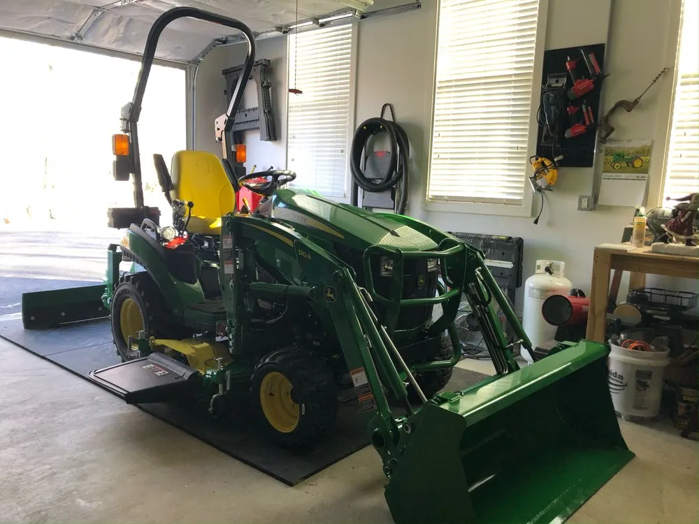 Expert landscaping services in Fredericksburg, VA by Tractor Jobs