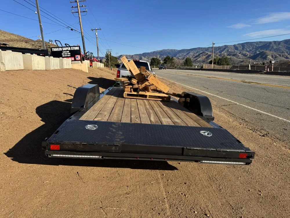 Custom yard cleanup service near you across Palmdale, CA - Tractor N Trailer