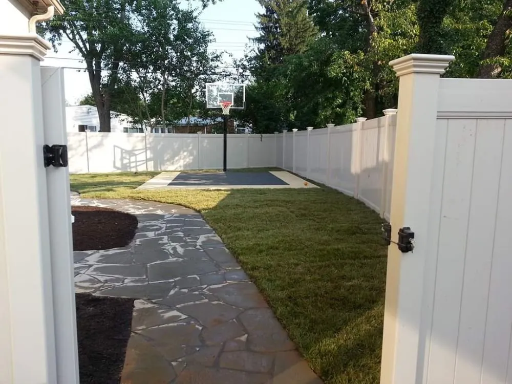 Top-rated yard cleanup service in Towson, MD by Traditional Services