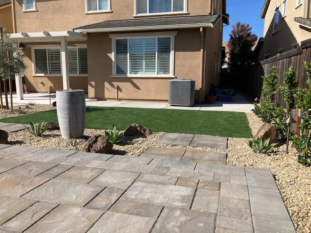 Custom outdoor landscaping in Tracy, CA by Traina Thought Landscapes