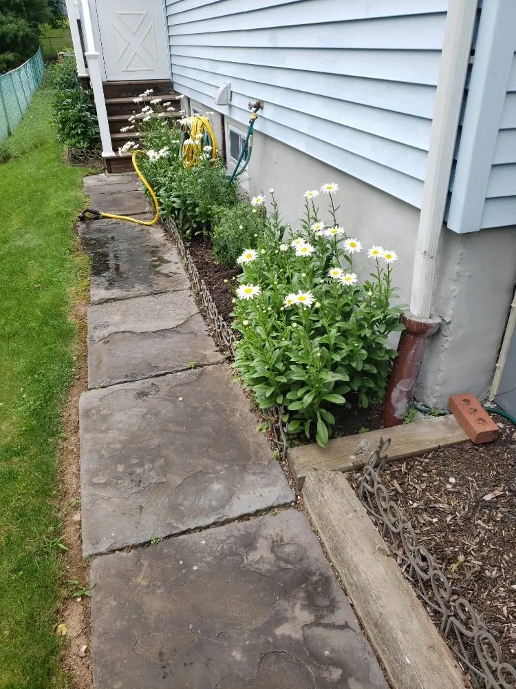 Local lawn mowing service in New Britain, CT - Tramonto Bello Landscaping & Painting