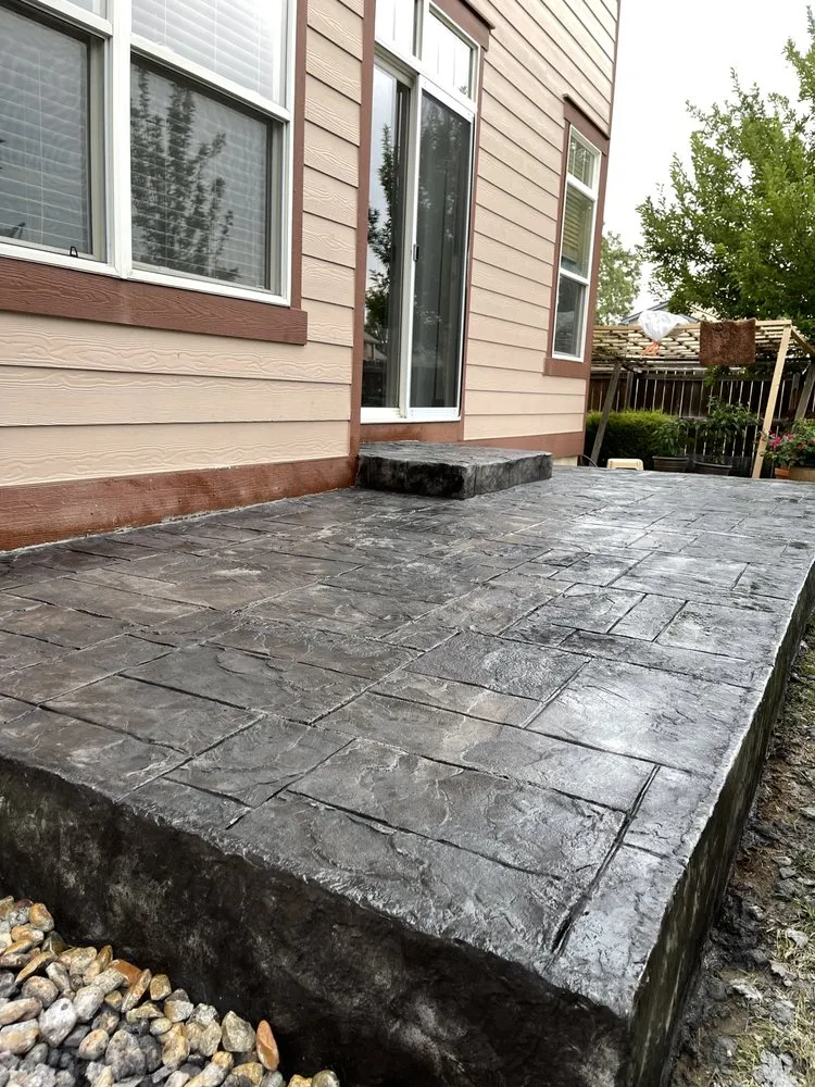 Custom landscape installation in Centennial, CO by Tran Landscaping