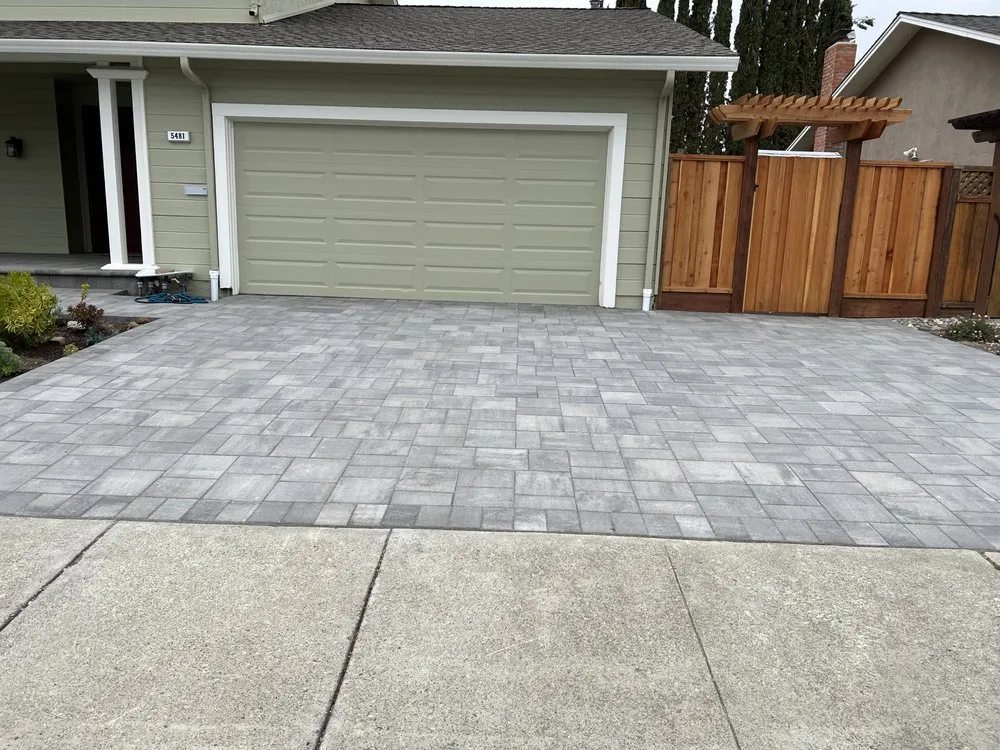 Professional yard maintenance experts serving Pleasanton, CA - Tran Landscaping