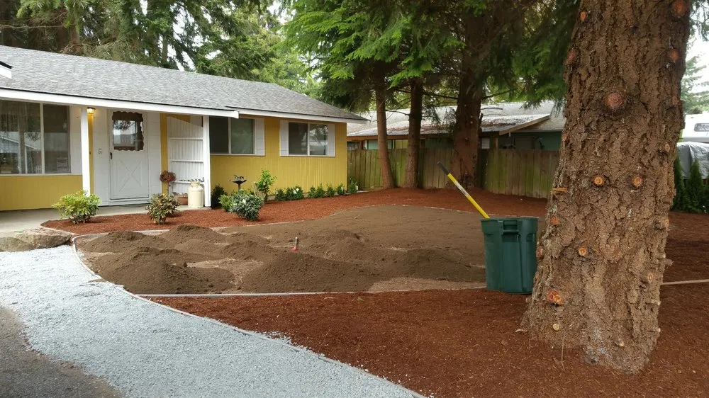 Custom garden landscaping for outdoor upgrades across Spanaway, WA - Tran's Landscaping & Gardening