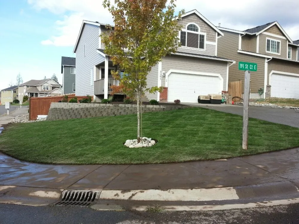 Trusted outdoor landscaping with custom design across Spanaway, WA - Tran's Landscaping & Gardening